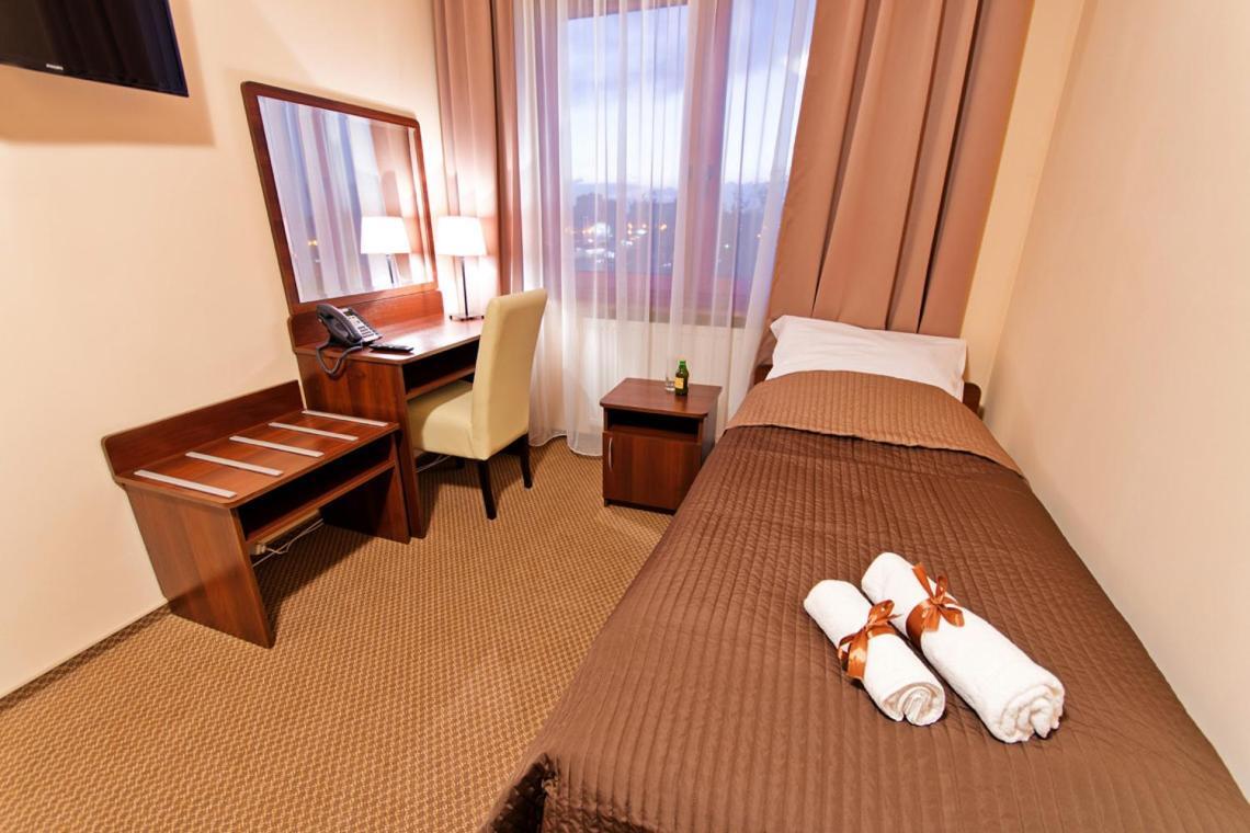 Wiatraczna Hotel Warsaw Ngoại thất bức ảnh