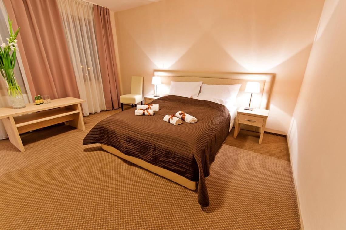 Wiatraczna Hotel Warsaw Ngoại thất bức ảnh